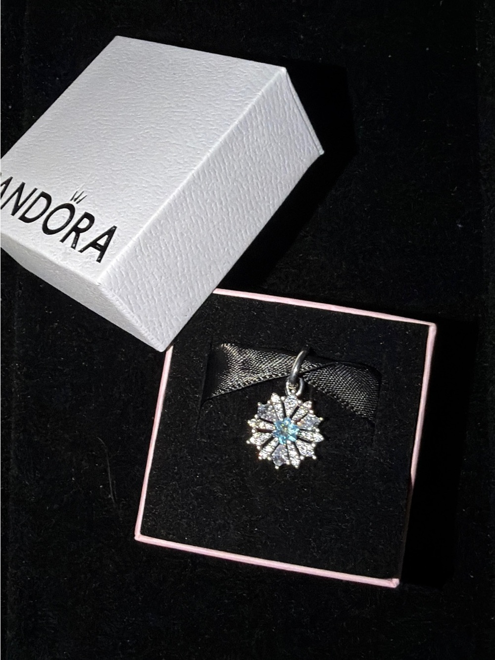 Disney Frozen Queen Elsa Snowflake Dangle Charm